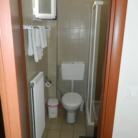 Peridromos Πανσιόν Λειβαδιά