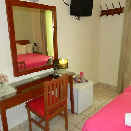 Peridromos Πανσιόν