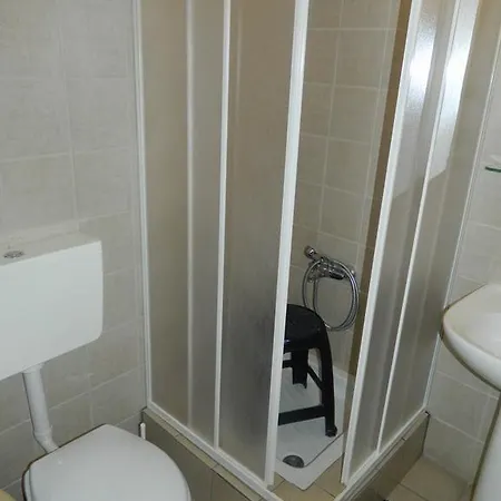 Peridromos Guest house *